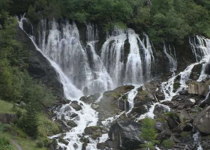 לינה וארוחת בוקר Bundb-wyssen-matten 3*